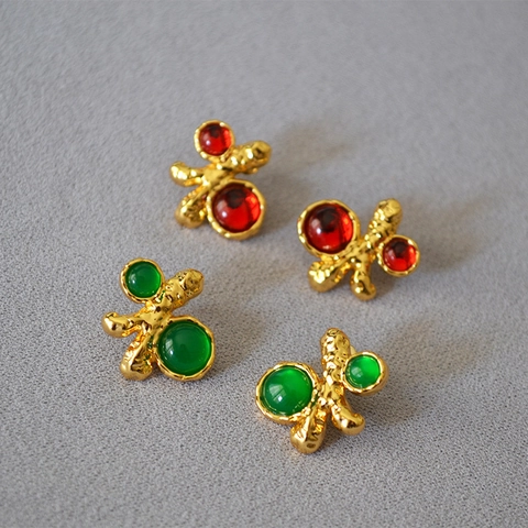 Orecchini a Bottone in Ottone Placcato Oro Stile Palazzo Vintage Con Perno in Argento Sterling 925 Trama Ramo Irregolare Strass Rosso Verde Gioielli Donna