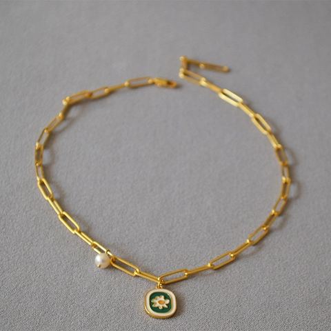 Collana con Ciondolo a Margherita in Smalto Fatto a Mano per Donna Lega di Rame Placcato Oro Catena a Graffetta Gioielli