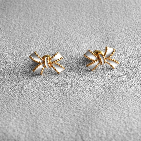 Orecchini a Bottone con Fiocco in Smalto Bianco Con Perno in Argento Sterling 925 Eleganti Gioielli da Pendolare Placcati in Oro