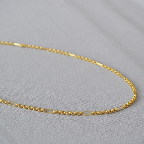 Collana Minimalista Francese in Ottone Placcato Oro 18K a Cerchi Collegati per Donna Gioielli Chic Geometrici Regolabili Corti