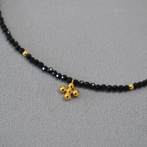 French Elegant Black Faceted Crystal Beaded Necklace For Women Copper Gilded Cross Pendant Clavicle Chain Jewelry