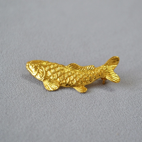 Spilla Pesce Koi in Ottone Placcato Oro Stile Cinese Vintage per Donna Spilla Elegante Animale Pesce Portafortuna Gioielli