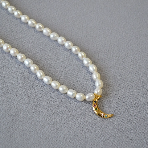 French Vintage Freshwater Pearl Necklace For Women Gold Plated Brass Moon Pendant Colorful Zirconia Inlaid Choker Clavicle Chain