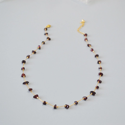 Elegante Collana Francese Con Ciondolo in Granato Rosso Porpora Irregolare per Donna Catena in Lega Placcata Oro Gioielli Regalo
