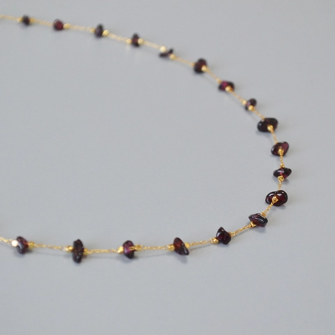 Elegante Collana Francese Con Ciondolo in Granato Rosso Porpora Irregolare per Donna Catena in Lega Placcata Oro Gioielli Regalo