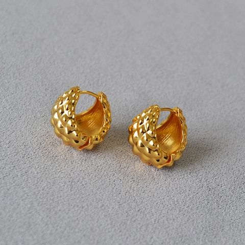 Orecchini a Cerchio Spessi in Ottone Placcato Oro Vintage per Donna Orecchini Huggie con Texture a Pois Gioielli Geometrici Minimalisti