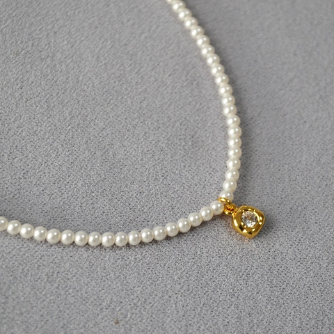 Französische Elegante Messing Künstliche Perlenkette Für Damen Vergoldet Handgefertigte Kleine Blume Strass Anhänger Schmuck