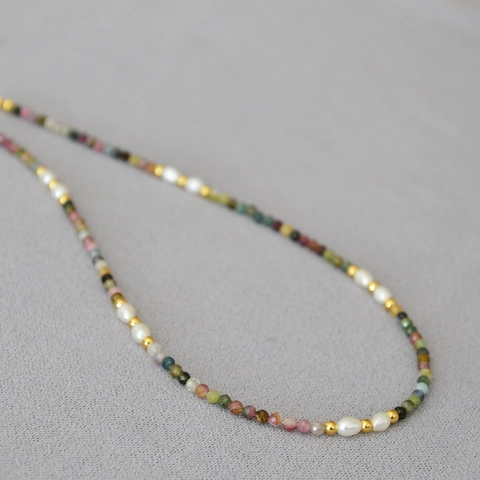 Französischer Retro Bunt Tourmalin Süßwasserperle Perlenbesetzt Kurze Halskette Elegant Reis Perle Schlüsselbein Kette Damen