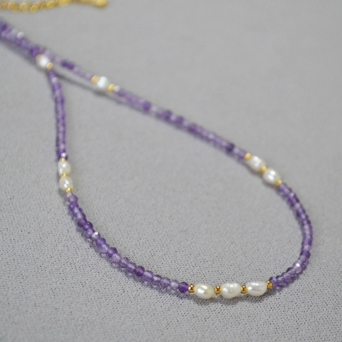 Elegante Collar de Cuentas de Amatista Lavanda y Perla de Agua Dulce para Mujer Joyería Artesanal Delicada de Cobre Bañado en Oro