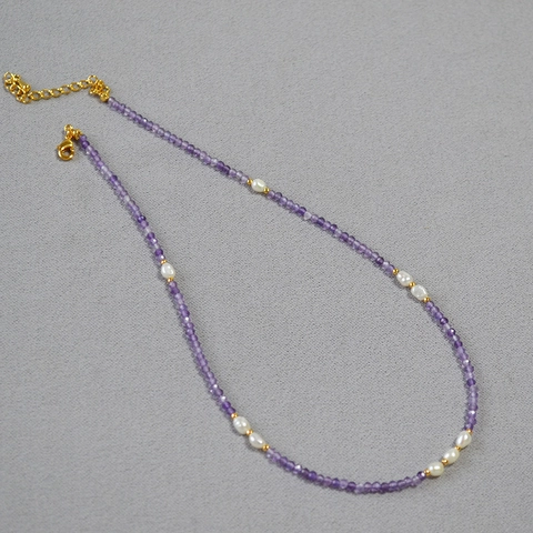 Elegante Collar de Cuentas de Amatista Lavanda y Perla de Agua Dulce para Mujer Joyería Artesanal Delicada de Cobre Bañado en Oro