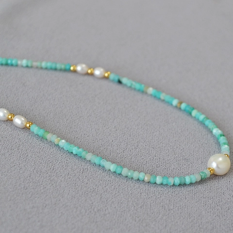Collana con Perline di Amazonite e Perla d'Acqua Dolce Fatta a Mano Rame Placcato Oro Elegante Choker Donna Gioielli