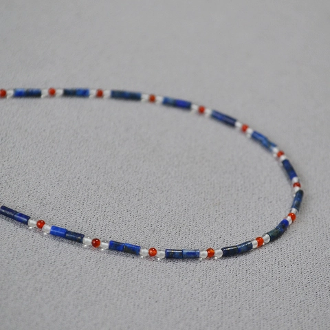 Collana di Perline Fatta a Mano Retro Nuovo Stile Cinese Con Lapislazzuli Blu Naturale Agata Rossa E Chiusura in Lega