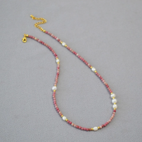 French Sweet Light Pink Rhodonite Beaded Necklace With Freshwater Rice Pearl Rhodonite Necklace For Women Elegant Layered Handmade Jewelry Thin Chain Necklace