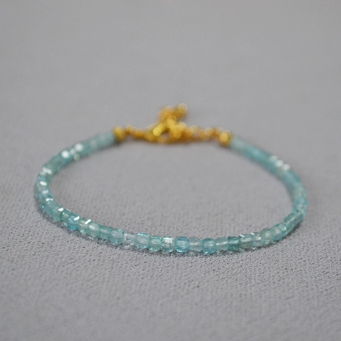 Bracelet en Perles d'Aigue-Marine et Chrysocolle Naturelle pour Femme Cube Minimaliste Cuivre Plaqué Or Bijoux Fait Main Rétro