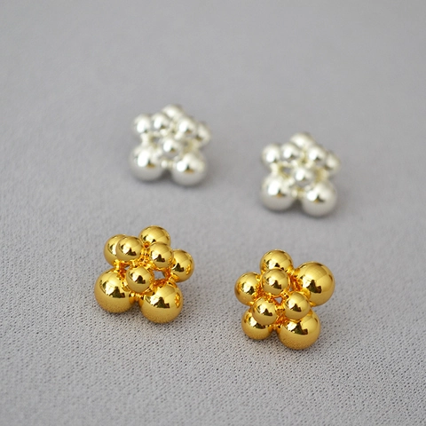 Orecchini a Bottone in Ottone Minimalisti Europei Perle Metalliche a Strati Forma di Fiore Per Donna Gioielli Placcati in Oro Eleganti Con Perno in Argento Sterling 925