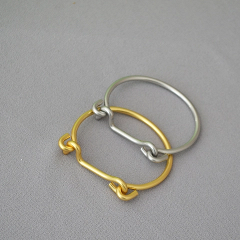 Bracciale Rigido Retro in Ottone Placcato Oro Geometrico Ovale Minimalista con Gancio Bracciale Aperto Donna Gioielli
