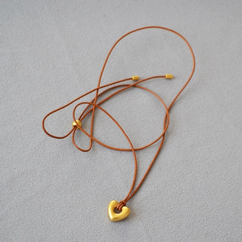 Vintage Maillard Stil Herz Anhänger Halskette Braune Lederkordel Verstellbar Galvanisierte Kupfer Legierung Schmuck Für Damen