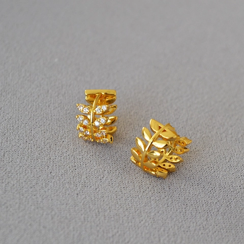 Gold Plated Kupfer Zirkonia Olivenzweig Huggie Creolen Für Damen Persönlichkeit Nischenstil Blatt Schmuck