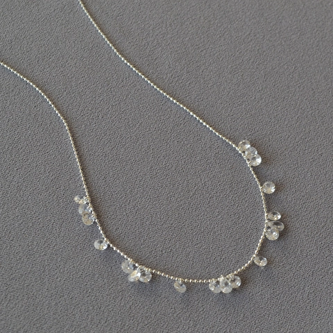 Elegante Collana con Pendente a Goccia di Zirconia in Ottone Placcato Argento Lucido Catena a Goccia per Donna Gioielli