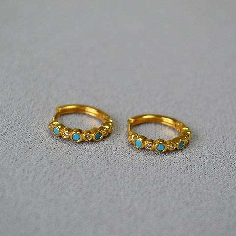 Boucles d'Oreilles Créoles en Laiton Plaqué Or Avec Zirconia pour Femmes Boucles d'Oreilles Huggie Incrustées de Turquoise