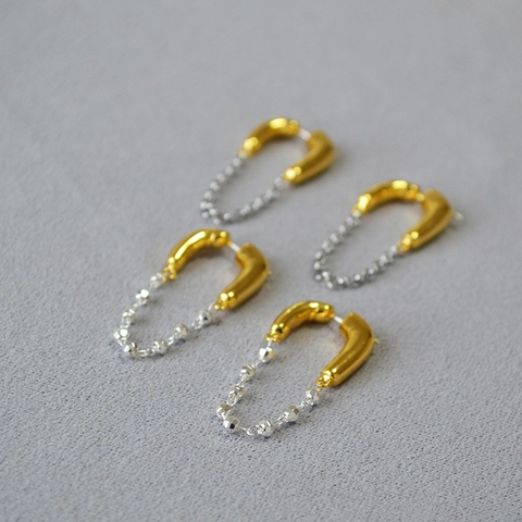 Orecchini Minimalisti Giapponesi in Ottone Bicolore Oro Argento Geometrici a U con Catena e Nappine e Perno in Argento 925