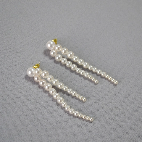Eleganti Orecchini a Pendente con Nappe in Perle Artificiali e Ottone Placcato Oro Con Perno in Argento Sterling 925 Donna