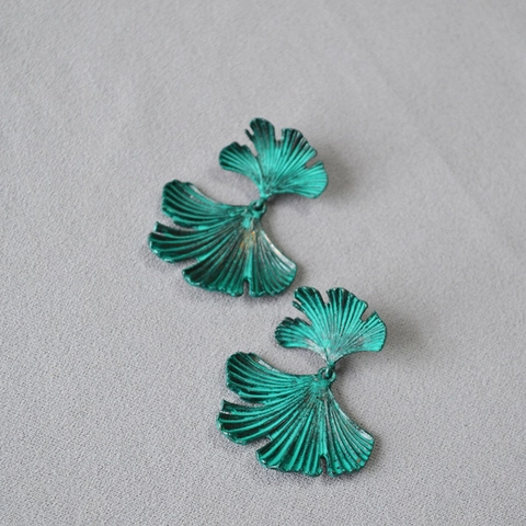 Orecchini a Bottone Foglia di Ginkgo Vintage Ottone Ossidato Blu Verde Perno in Argento Sterling 925 Gioielli Botanici Eleganti Donna