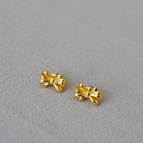 Boucles d'Oreilles Clous Nœud en Laiton Plaqué Or Avec Zirconia Tige en Argent Sterling 925 Bijoux Niche Femme