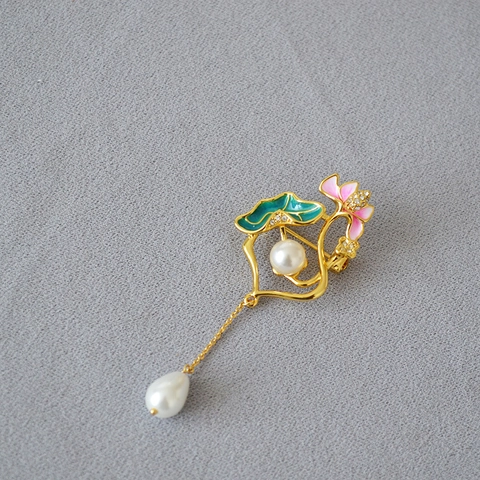 Spilla Loto in Nuovo Stile Cinese Placcata in Oro 18K in Rame Smalto a Mano Con Perla Artificiale Strass Nappa Gioielli Donna