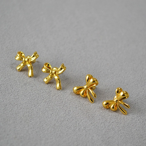 Minimalisti Orecchini a Bottone con Fiocco in Ottone Placcato Oro Con Perno in Argento Sterling 925 per Donna Gioielli Accessori