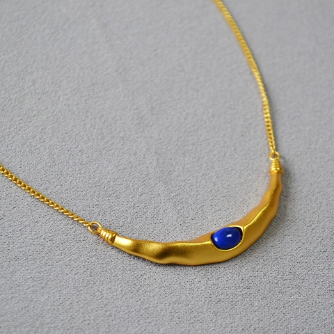 Collana con Ciondolo a Luna in Lapis Lazzuli Ottone Placcato Oro Antico per Donna Vintage Finitura Opaca Gioielli Geometrici