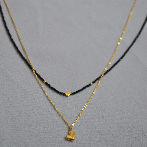 Collana Minimalista Francese con Pendente a Cuore Placcata Oro 18K Ottone Choker con Perline Nere Gioielli Moda per Donna Regalo