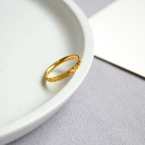 Minimalist Titanium Steel Dragon Scale Ring For Women Vacuum Plated Gold Geometric Hammered Texture Personalized Elegant Finger Ring Jewelry