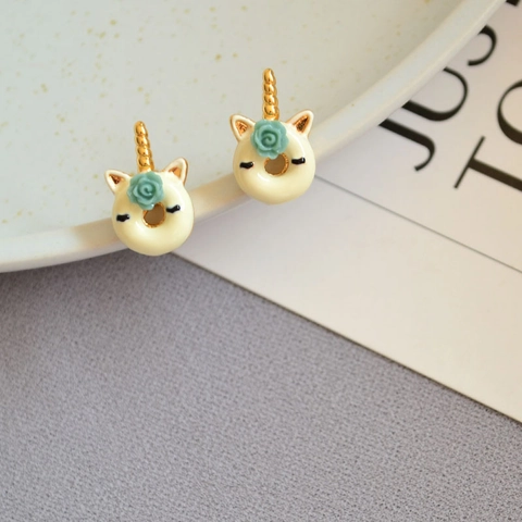 Boucles d'Oreilles Clous Donut Licorne en Émail Faites à Main pour Femmes Mignonnes Cuivre Plaqué Or Avec Tige en Argent Sterling 925 Rose