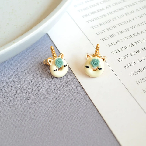 Boucles d'Oreilles Clous Donut Licorne en Émail Faites à Main pour Femmes Mignonnes Cuivre Plaqué Or Avec Tige en Argent Sterling 925 Rose