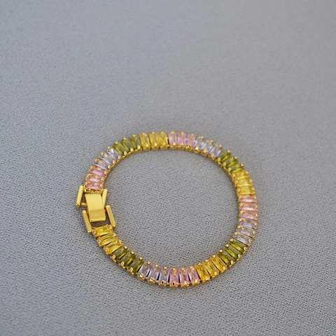 Lussuoso Bracciale in Ottone Placcato Oro con Zirconia Baguette Sfumato Colorato Geometrico Fibbia per Orologio Gioielli da Donna