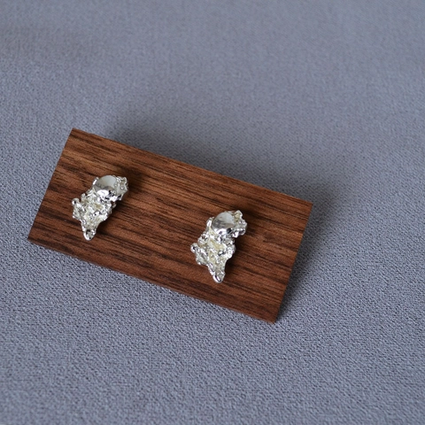 Orecchini a Bottone con Texture Lavica Irregolare di Nicchia Europea Donna Perno in Argento Sterling 925 Gioielli Minimalisti