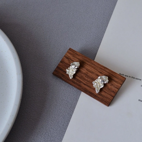 Orecchini a Bottone con Texture Lavica Irregolare di Nicchia Europea Donna Perno in Argento Sterling 925 Gioielli Minimalisti