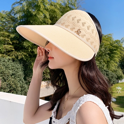 Visière Pare-soleil Tricotée Brodée à la Main pour Femme Respirante Large Bord Pliable Protection UV Casquette de Plage d'été Avec Décoration en Métal