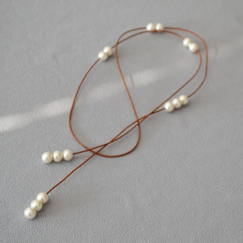 Collana Lunga in Cordino di Pelle Marrone Vintage Con Perle Artificiali Elegante Gioiello in Stile Bohemien da Donna