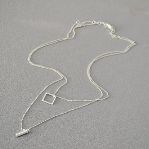 Collar con Colgante Geométrico de Aleación de Cobre Minimalista Collar de Doble Capa Chapado en Oro Plata Cuadrado Cilíndrico para Mujer