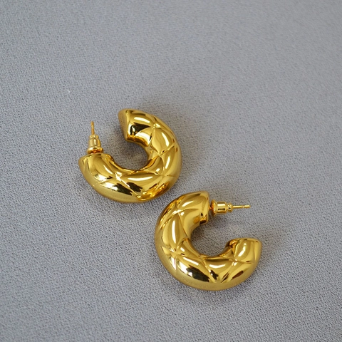 Pendientes de Aro en C de Cobre de Lujo con Patrón Acolchado Bañados en Oro 18K Pendientes Geométricos para Mujer