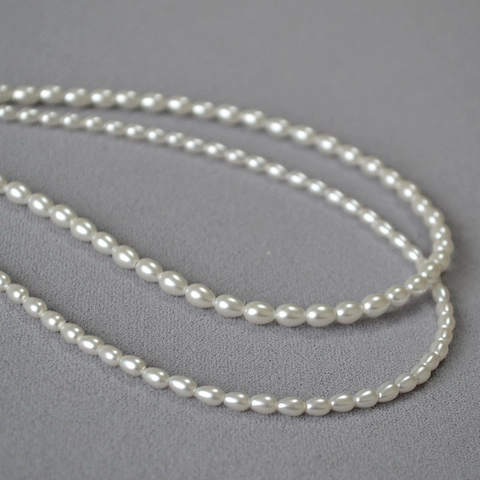 Elegante Collana Francese con Perle Artificiali a Forma di Riso Bianche per Donna Gioielli di Moda con Chiusura in Lega Minimalista