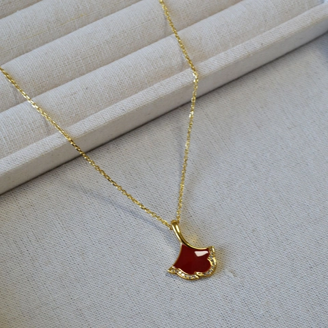 Collana Con Pendente a Foglia di Ginkgo in Smalto Rosso Vintage Rame Placcato Oro Strass Gioielli in Stile Letterario Donna