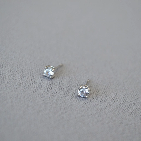 Mode Eenvoudige Koperen Vergulde Witgouden Ronde Zirconia Oorknopjes Met 925 Sterling Zilver Stift Voor Vrouwen Sieraden