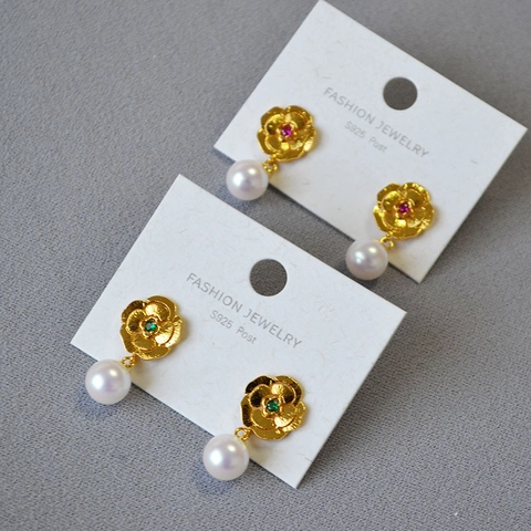 Orecchini a Goccia Retro Fiore di Camelia Con Perno in Argento Sterling 925 Rame Placcato Oro Perle di Imitazione