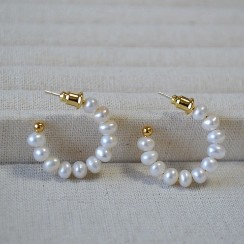 Elegante Handgefertigte C-Förmige Süßwasserperlen Beaded Ohrstecker Mit 925 Sterlingsilber Stift Vergoldet Damen Schmuck