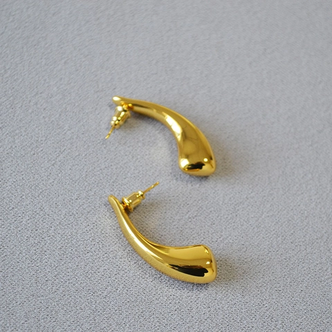 Exzentrische Messing Vergoldet Lange Tropfen Ohrstecker Spiegelglanz Gebogene Horn Geometrische Ohrringe Für Damen Schmuck