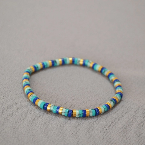 Bohemian Synthetischer Türkis Heishi Perlenarmband Vintage Handgemachte Elastische Scheibenperlen Stretch Vergoldeter Kupferschmuck