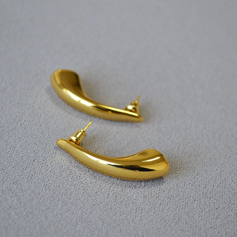Exzentrische Messing Vergoldet Lange Tropfen Ohrstecker Spiegelglanz Gebogene Horn Geometrische Ohrringe Für Damen Schmuck